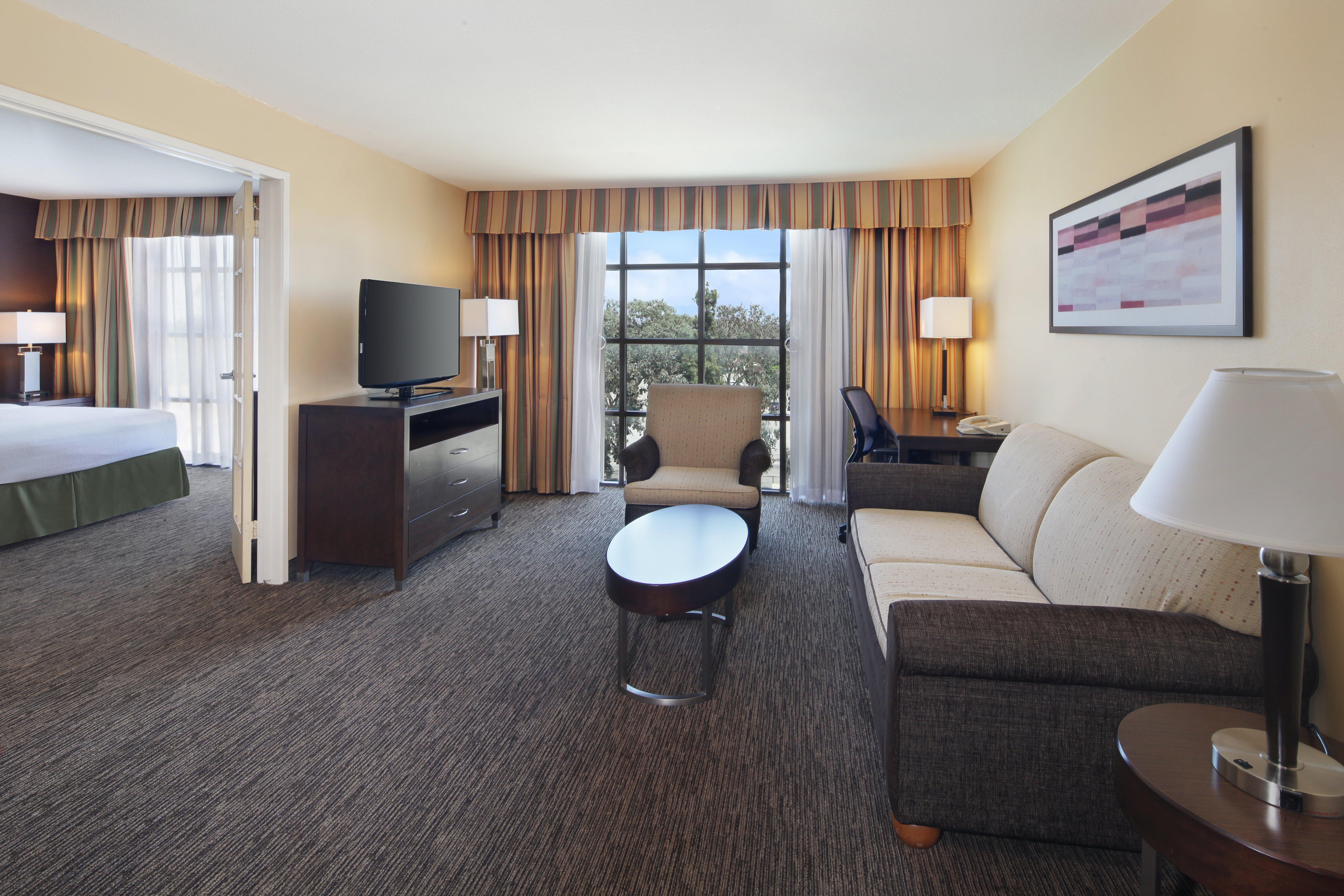 Holiday Inn Hotel & Suites Anaheim By Ihg Exterior foto