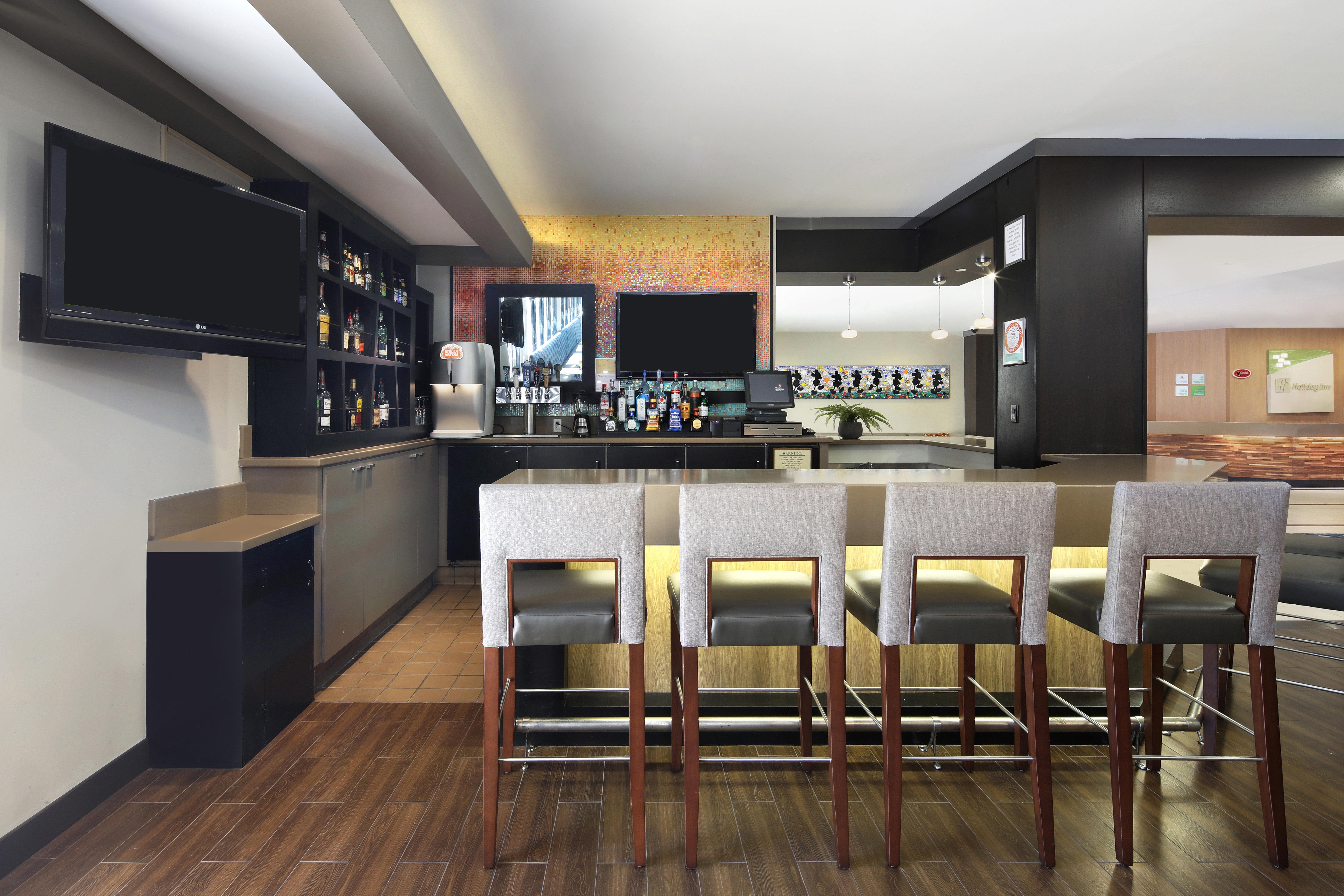 Holiday Inn Hotel & Suites Anaheim By Ihg Exterior foto