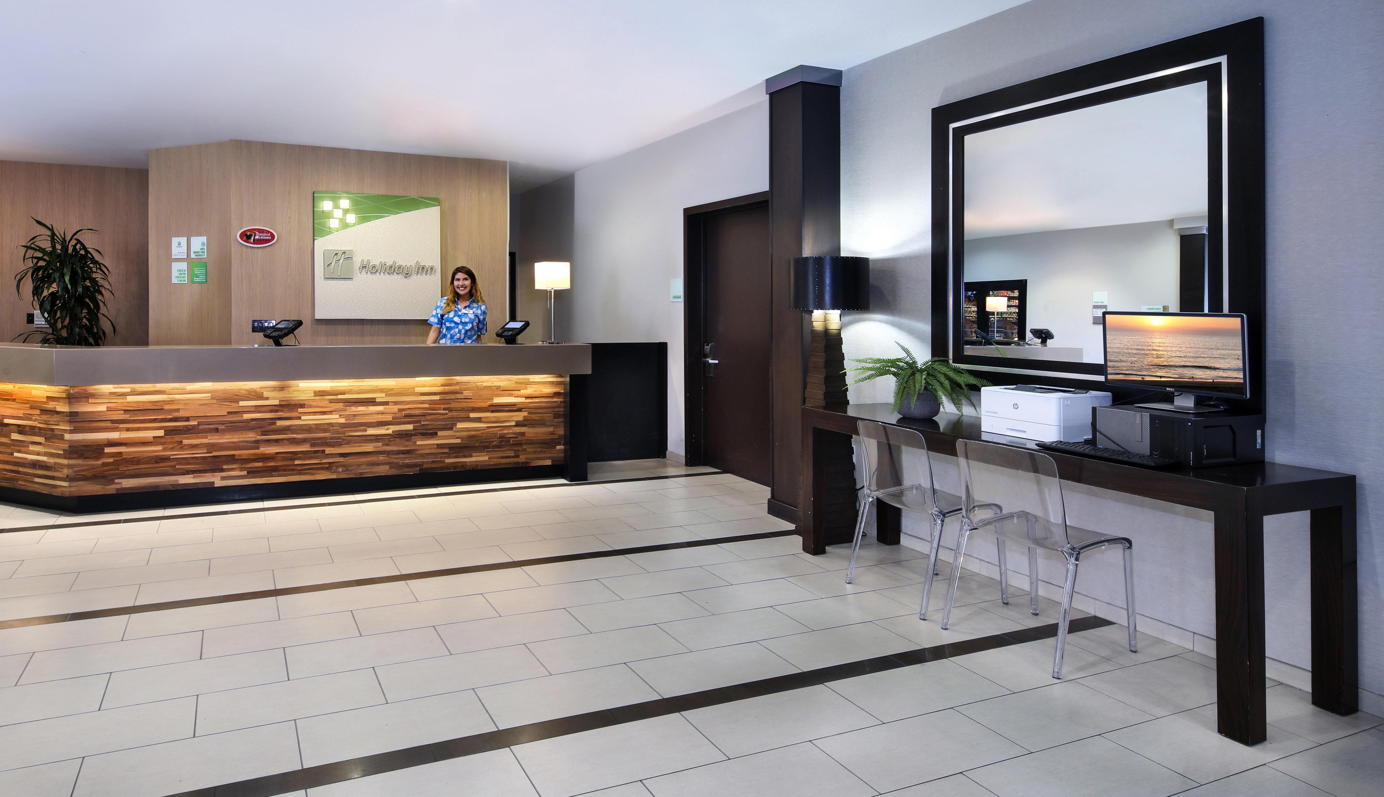 Holiday Inn Hotel & Suites Anaheim By Ihg Exterior foto