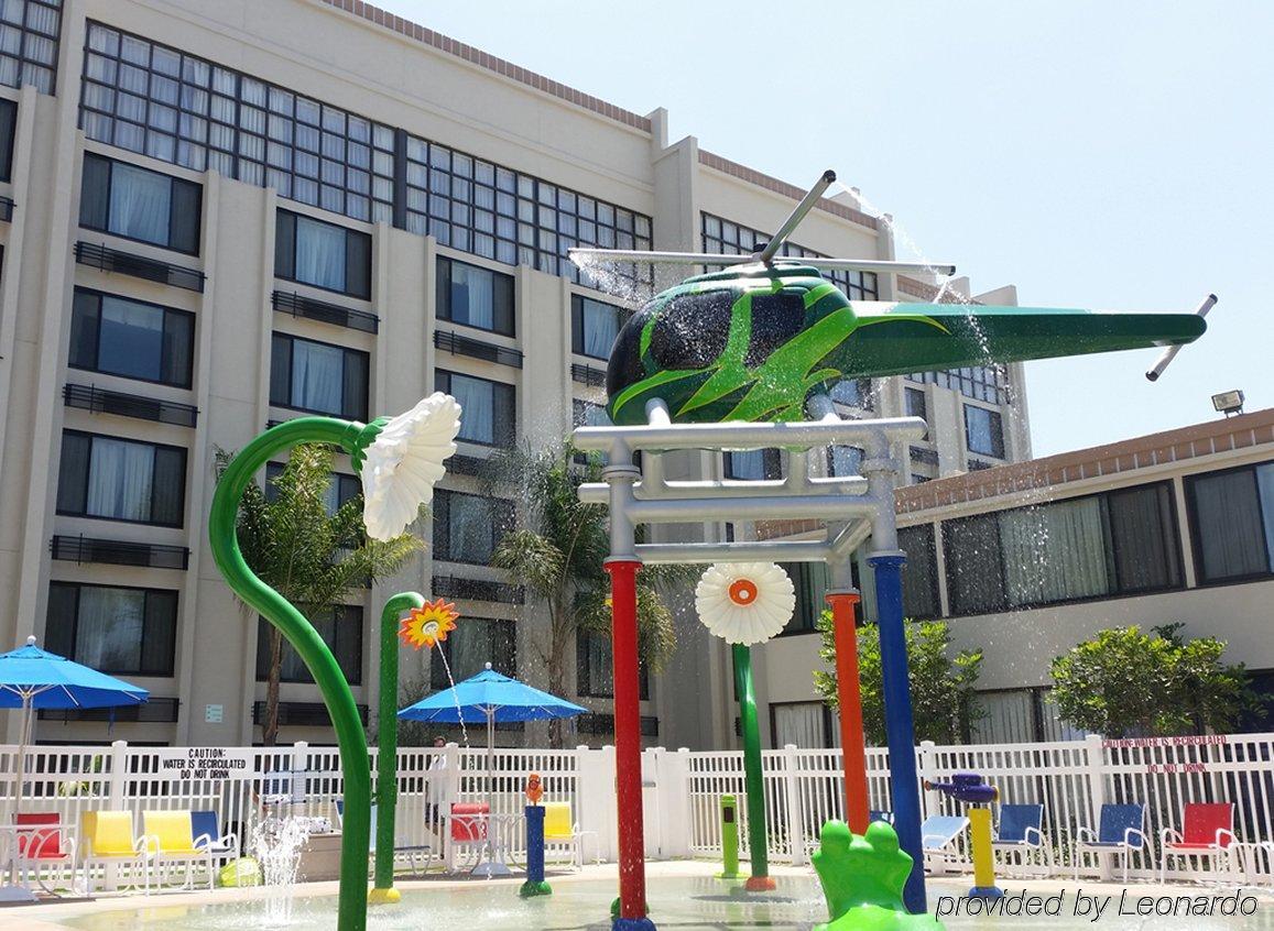Holiday Inn Hotel & Suites Anaheim By Ihg Exterior foto