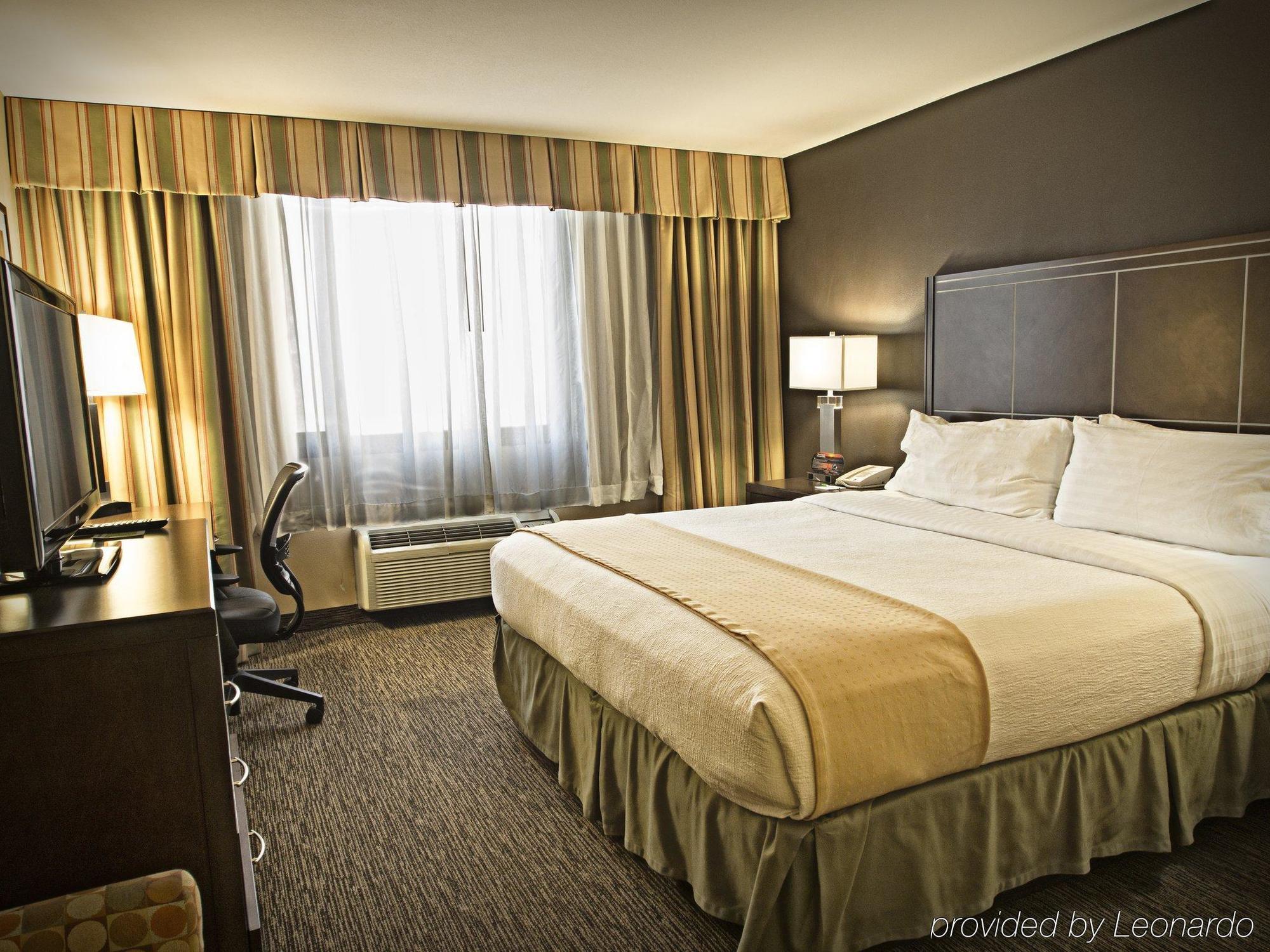 Holiday Inn Hotel & Suites Anaheim By Ihg Exterior foto