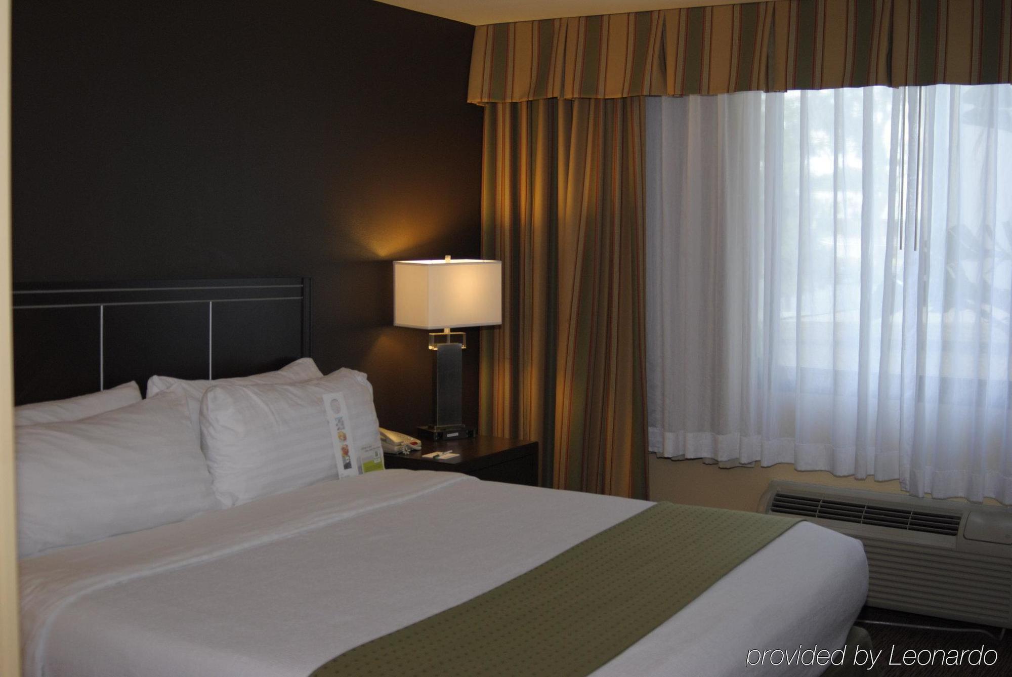 Holiday Inn Hotel & Suites Anaheim By Ihg Exterior foto