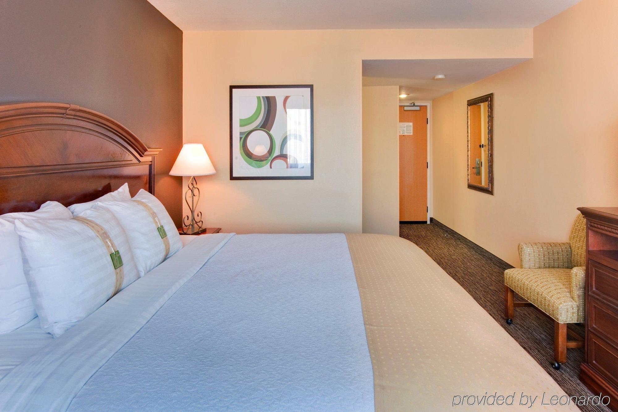 Holiday Inn Hotel & Suites Anaheim By Ihg Exterior foto