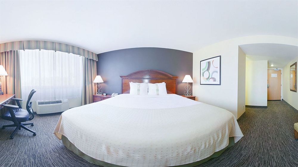 Holiday Inn Hotel & Suites Anaheim By Ihg Exterior foto